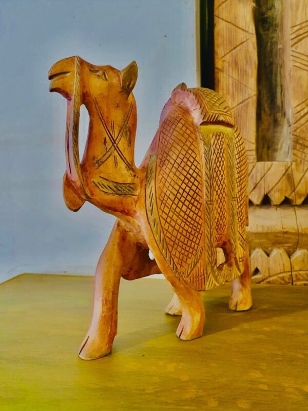 CAMEL WOODEN MODEL